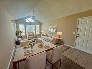 1075 S Hiawassee Rd in Orlando, FL - Building Photo - Building Photo