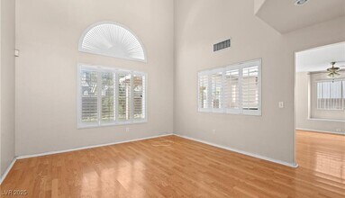 1813 Navajo Lake Way in Las Vegas, NV - Building Photo - Building Photo