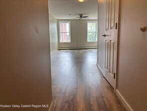 666 Broadway in Kingston, NY - Building Photo - Building Photo