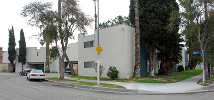 7820 Baird Ave in Reseda, CA - Building Photo - Building Photo