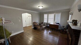 25 Greycliff Rd in Boston, MA - Building Photo