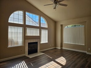 10244 N Sierra Vista Ave in Fresno, CA - Building Photo - Building Photo