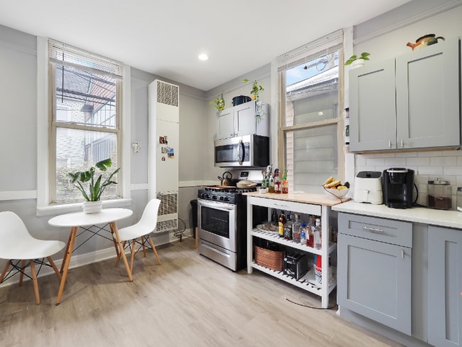 3007 N Ashland Ave-Unit -CH2 in Chicago, IL - Building Photo - Building Photo