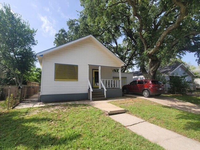 property at 5113 Avenue R 1/2