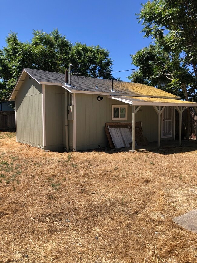 6339 10th Ave in Lucerne, CA - Building Photo - Building Photo