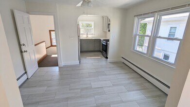 852 Smith St, Unit #2 in Providence, RI - Foto de edificio - Building Photo