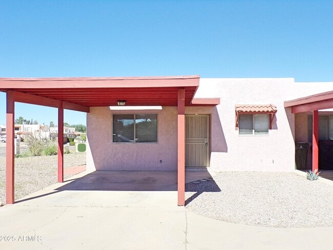 property at 4251 Plaza Oro Loma