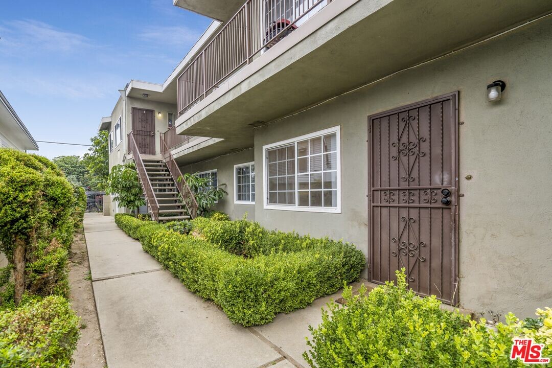 2448 Boulder St in Los Angeles, CA - Building Photo