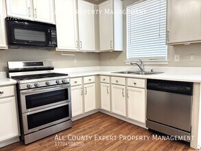 6463 Topside Ave in Flowery Branch, GA - Building Photo - Building Photo