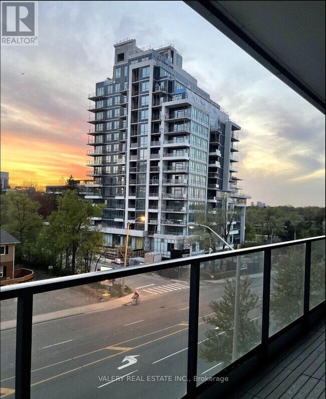 2885 Bayview Ave in Toronto, ON - Building Photo - Building Photo