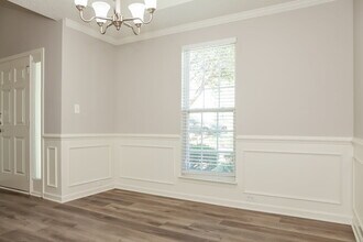 6004 Shining Oak Ln in Charlotte, NC - Building Photo - Building Photo