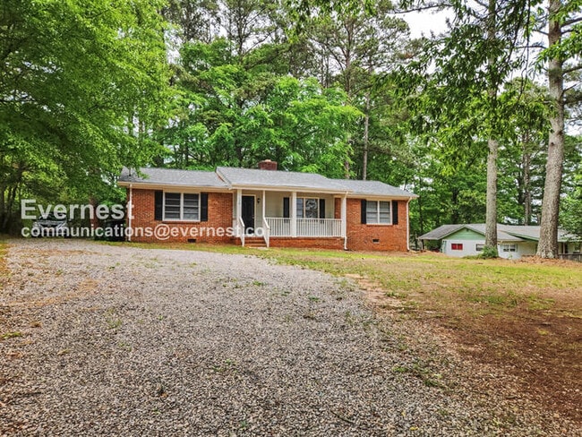 624 Cannon Dr in Social Circle, GA - Building Photo - Building Photo