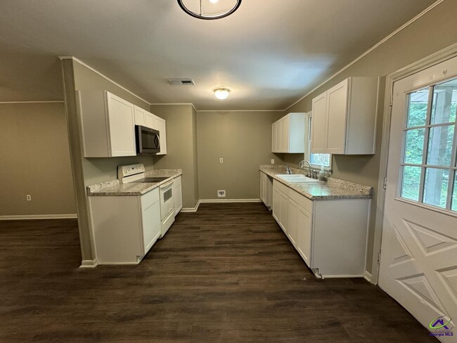 204 Mike St in Warner Robins, GA - Building Photo - Building Photo