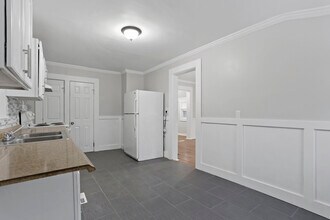 393 Huntington St in New Haven, CT - Building Photo - Building Photo