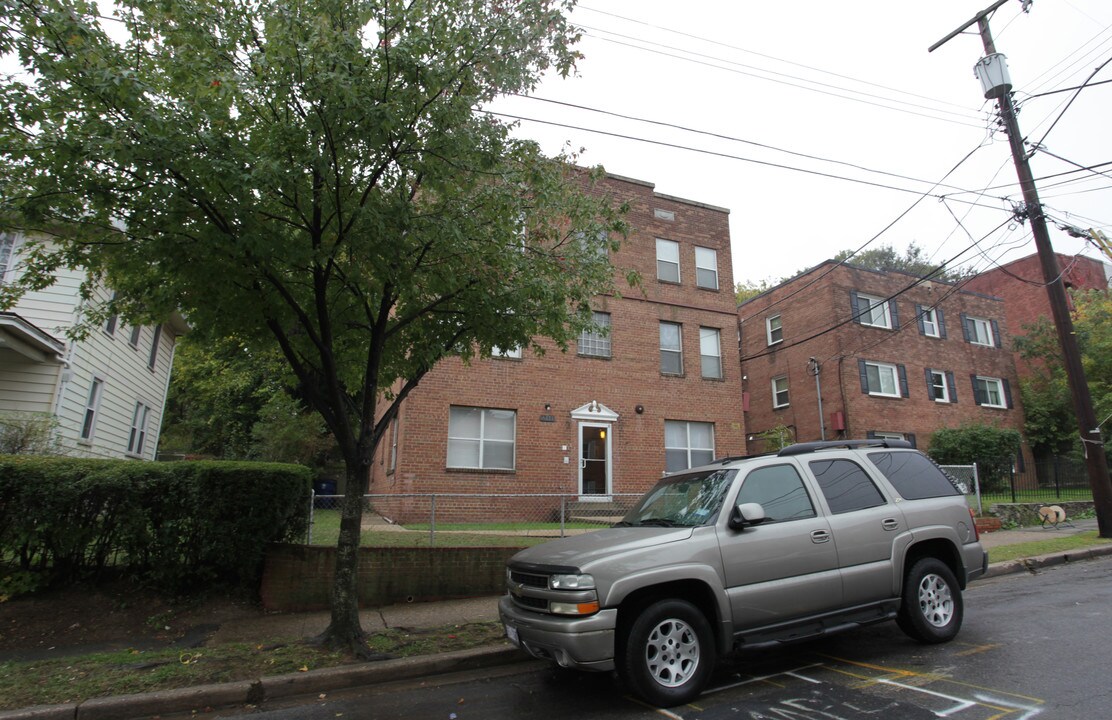 4273 Edson Pl NE in Washington, DC - Building Photo