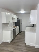 16359 W 10th Ave #V4, Unit Three Bedroom Apt. in Golden in Golden, CO - Building Photo - Building Photo