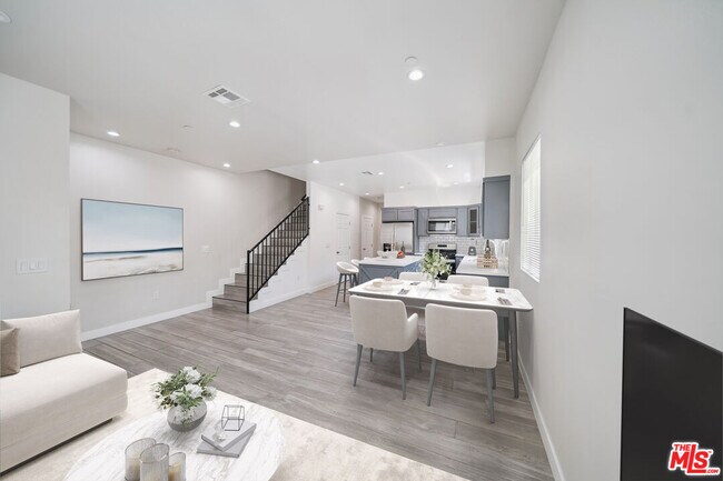 1121 Browning Blvd in Los Angeles, CA - Building Photo - Building Photo