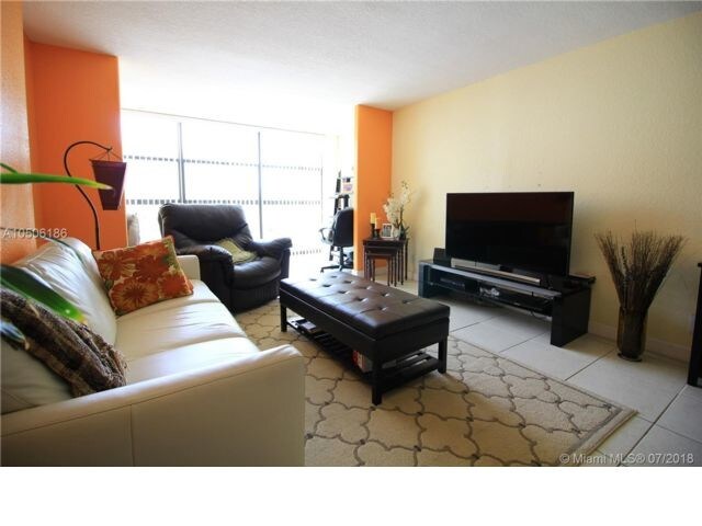 600 Parkview Dr in Hallandale Beach, FL - Building Photo - Building Photo