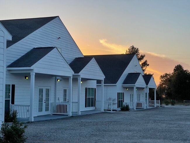 20892 Cochran Rd, Unit 4A