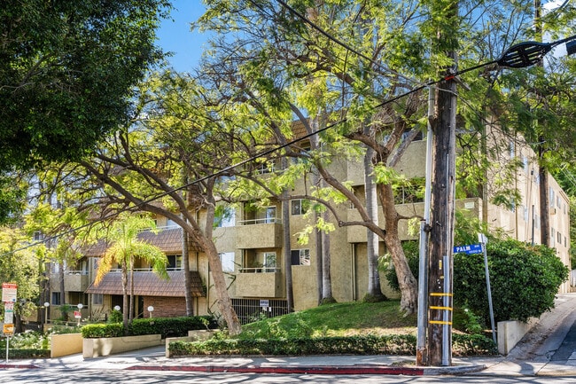 1011 N Palm Ave in West Hollywood, CA - Foto de edificio - Building Photo