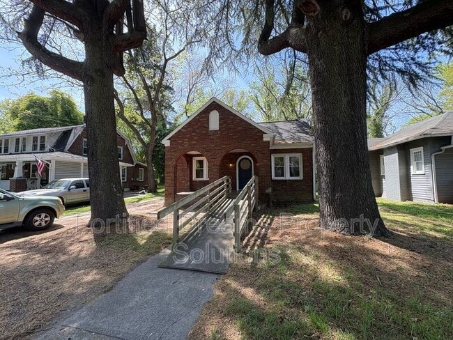 2354 N Patterson Ave in Winston-Salem, NC - Building Photo - Building Photo