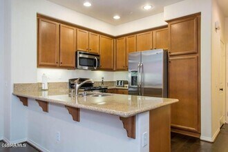 1654 Heywood St in Simi Valley, CA - Foto de edificio - Building Photo