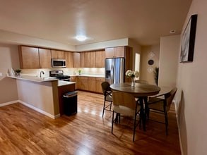 7234 Bern St in Anchorage, AK - Building Photo - Building Photo