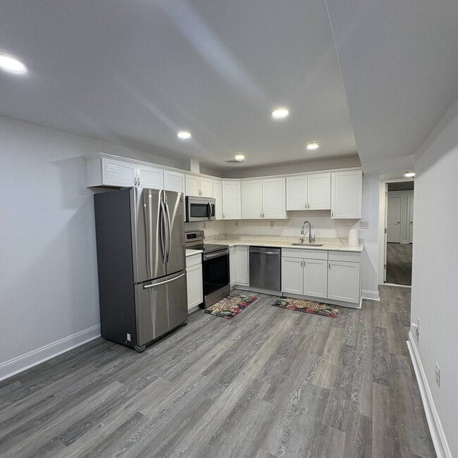 4 Betsy Ross Ct in Centereach, NY - Building Photo - Building Photo