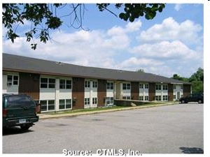 Country Manor Apartments in Pomfret Center, CT - Building Photo - Building Photo