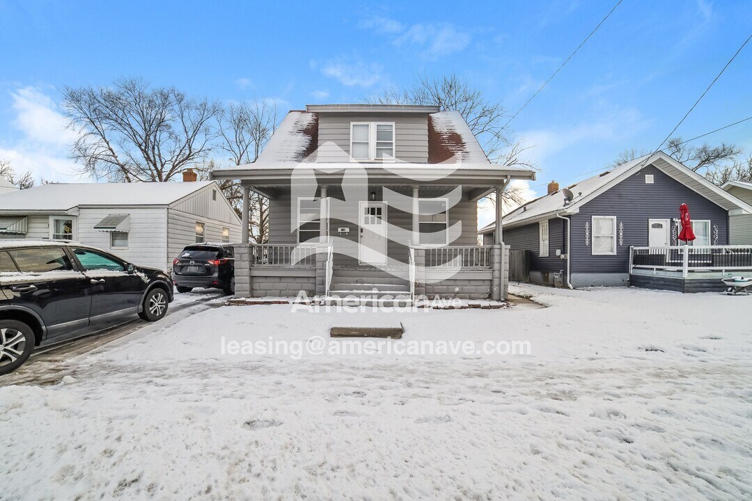 1946 N Sheridan Rd in Peoria, IL - Building Photo