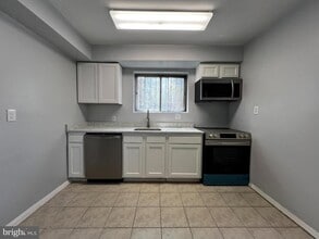 4930 Eads Pl NE in Washington, DC - Building Photo - Building Photo