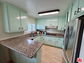 5215 Sepulveda Blvd in Culver City, CA - Building Photo - Building Photo