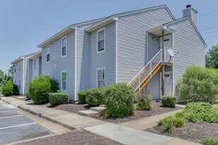 5684 Landfall Dr, Unit 5684 in Virginia Beach, VA - Building Photo