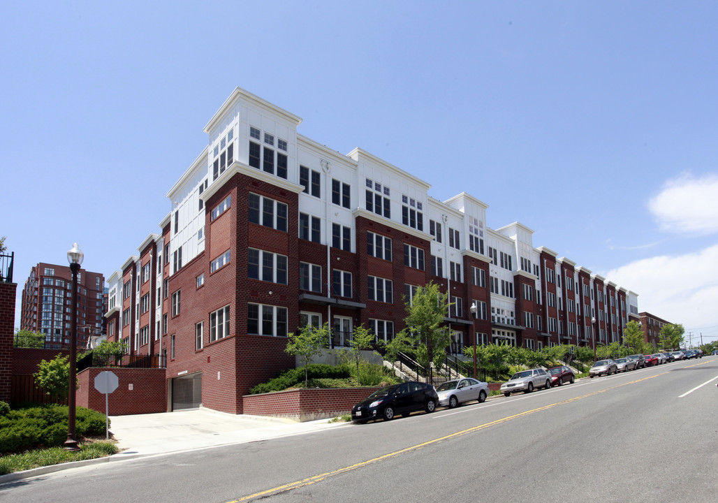 Rhodes Hill Square in Arlington, VA - Foto de edificio