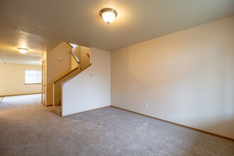 2365 SE 89th Ave in Portland, OR - Building Photo - Building Photo