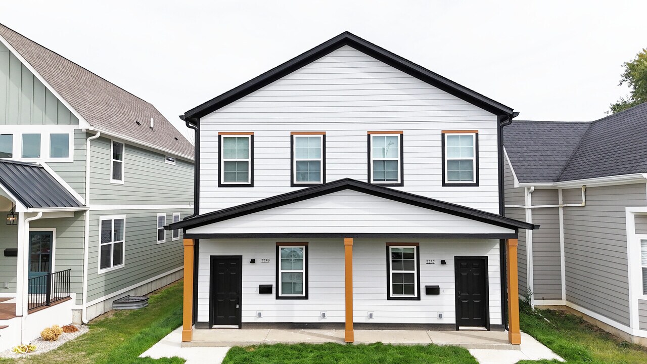 2237 Carrollton Ave in Indianapolis, IN - Building Photo