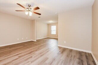 1146 Brookstone Rd in Atlanta, GA - Foto de edificio - Building Photo