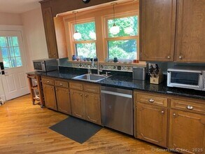 53 Beverly Rd in West Hartford, CT - Building Photo - Building Photo
