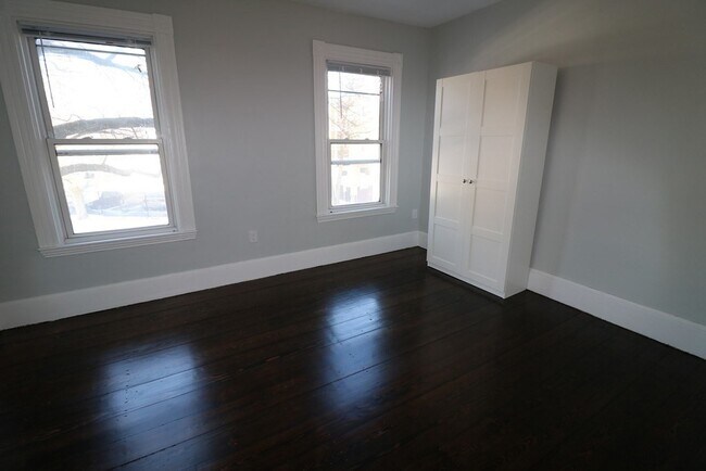 298 Windsor St in Cambridge, MA - Building Photo - Building Photo