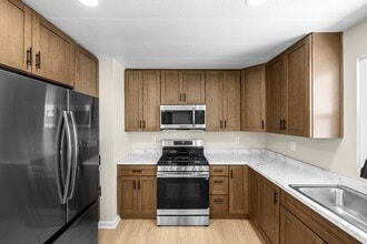 34830 Lyn Ave in Hemet, CA - Building Photo - Building Photo