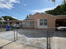 1560 NW 25th Ave in Miami, FL - Building Photo