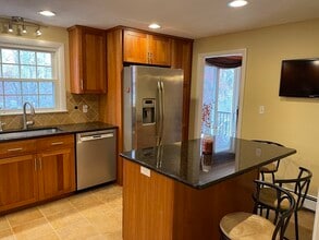 2 Barrett Rd in Lexington, MA - Building Photo - Building Photo