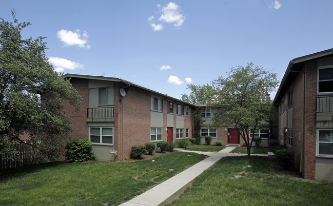 Leland Apartments in University City, MO - Building Photo - Building Photo