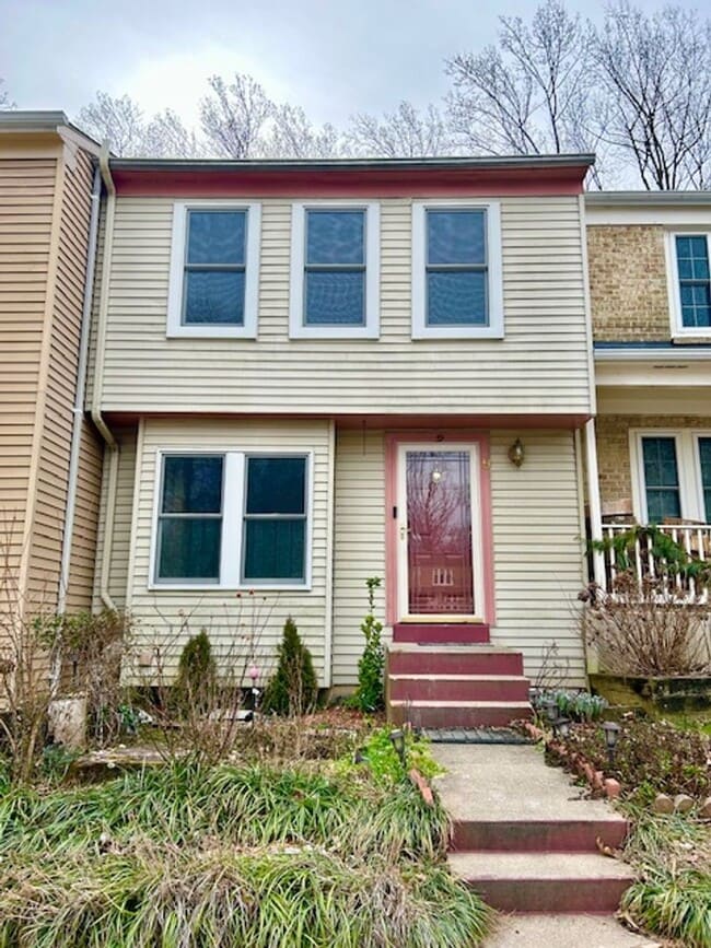 property at 9 Long Green Ct