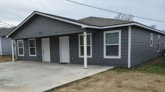 1007 N Quincy Ave in Tulsa, OK - Building Photo