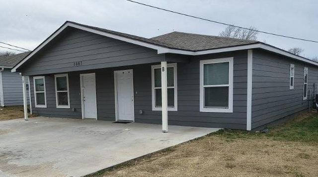 property at 1007 N Quincy Ave