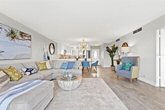 1365 Snell Isle Blvd NE in St. Petersburg, FL - Building Photo - Building Photo