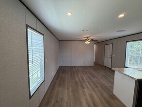 156 Lakeside Garden Cir in Lake Wales, FL - Building Photo - Building Photo