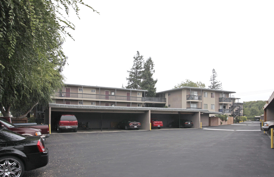 Polly Ana Apartments in Redwood City, CA - Building Photo