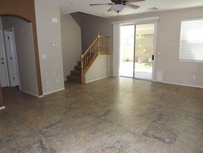 11201 Crosseto Dr in Las Vegas, NV - Building Photo - Building Photo